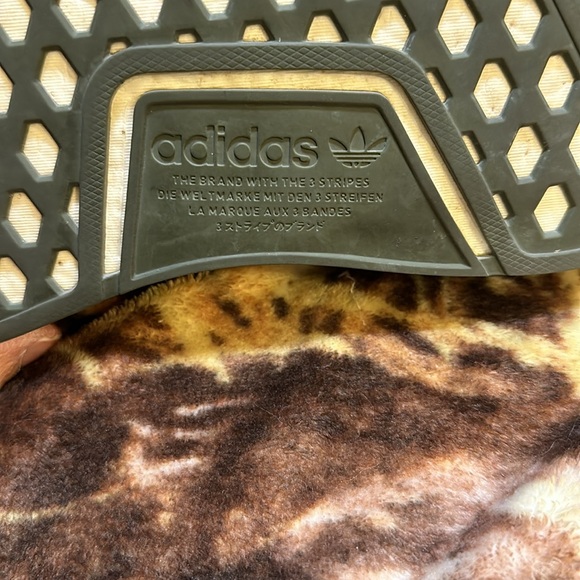 ADIDAS THREE STRIPES FASHION SHOES. L@@K - Picture 3 of 9